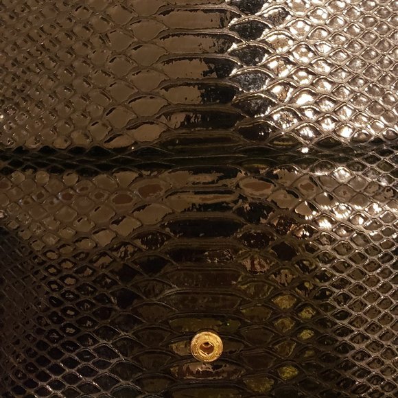 Victoria's Secret, NWOT, Black faux allegator print wristlet wallet. - Picture 5 of 12